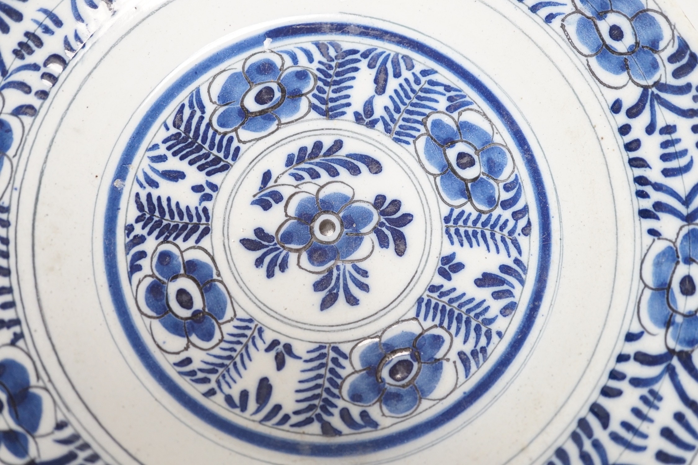 Two 18th century Delft plates, 24cm